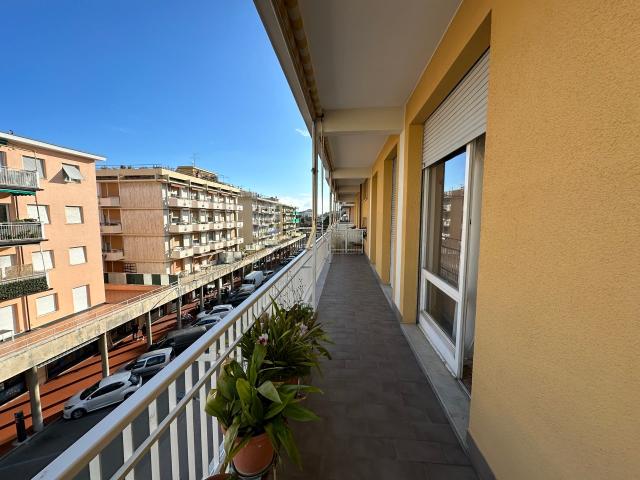 Appartamento in affitto a Centro Est, Serra Riccò