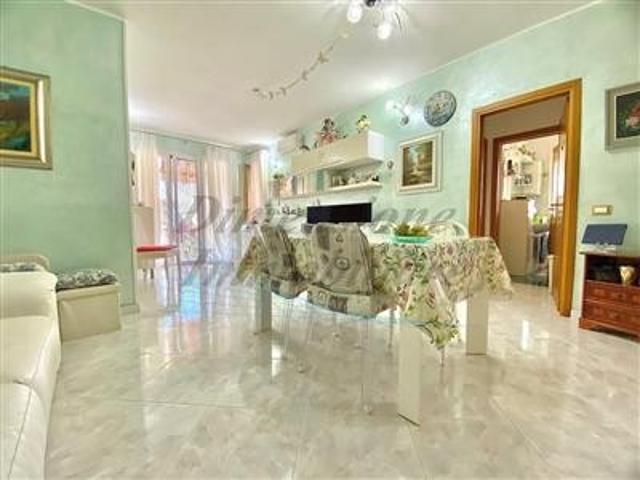 Appartamento in vendita a Cecina, Livorno