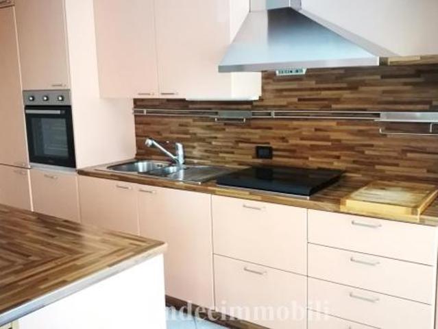 Appartamento in vendita a Galbiate, Lombardia