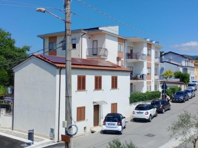 Appartamento in affitto a Fornelli, Molise