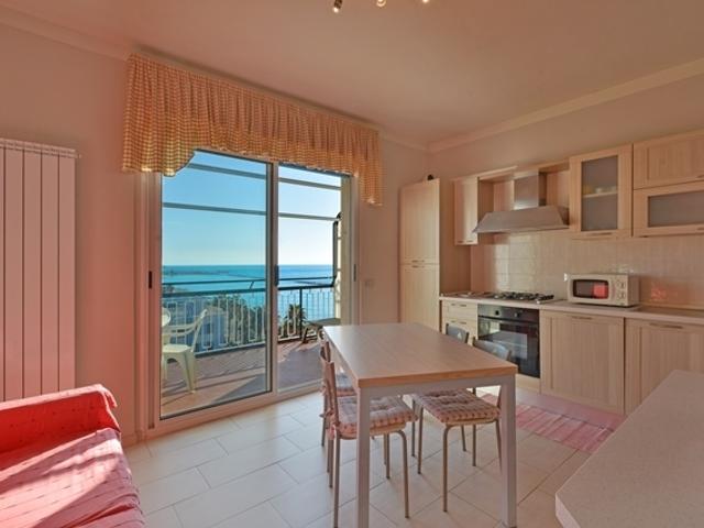 Appartamento in affitto a San Bartolomeo Al Mare, Liguria