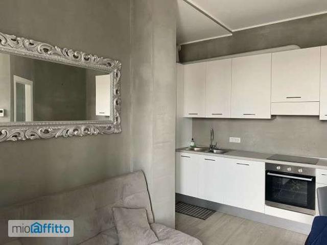 Appartamento in affitto a Municipio 9, Milano