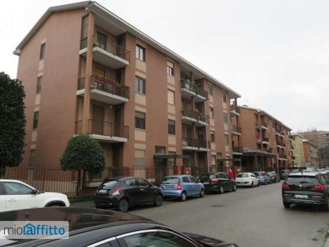Villa Indipendente in affitto a Porta Mortara, Piemonte