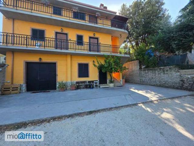 Appartamento in affitto a Fara Sabina, Lazio