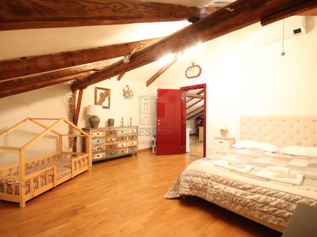 Appartamento in affitto a Centro Direzionale, Prato