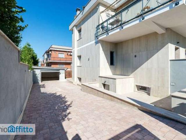 Appartamento in affitto a Municipio Roma X, Roma Capitale