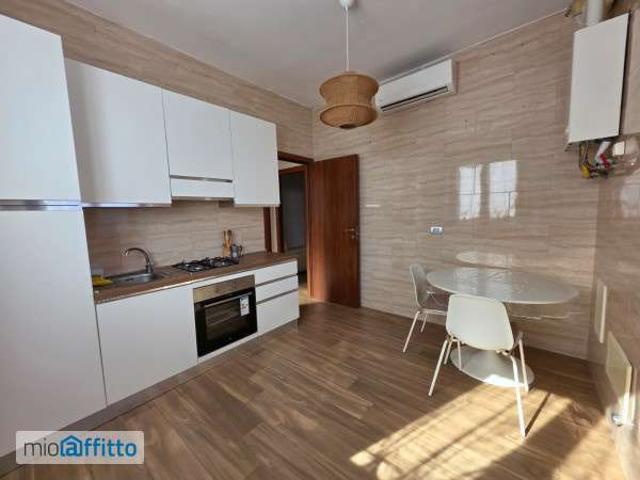 Appartamento in affitto a Municipio 9, Milano