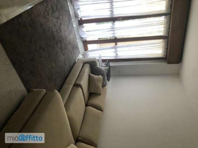 Appartamento in affitto a Municipio 9, Milano