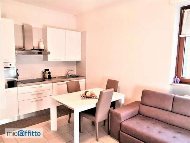 Appartamento in affitto a Municipio 6, Milano