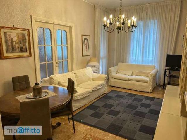 Appartamento in affitto a Centro Est, Serra Riccò