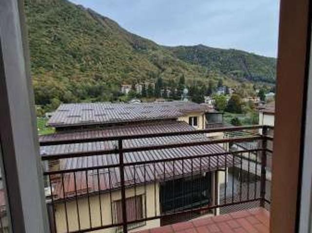 Appartamento in affitto a Casargo, Lombardia