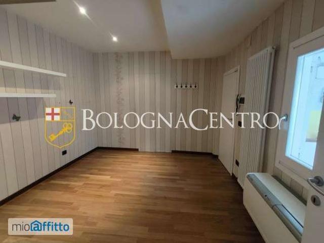 Appartamento in affitto a Santo Stefano, Bologna