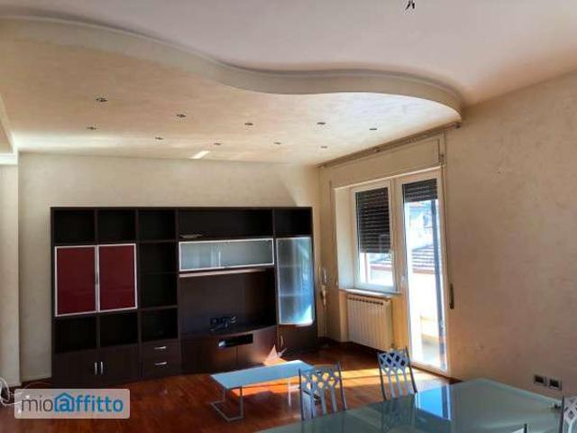 Appartamento in affitto a Centro, Marche