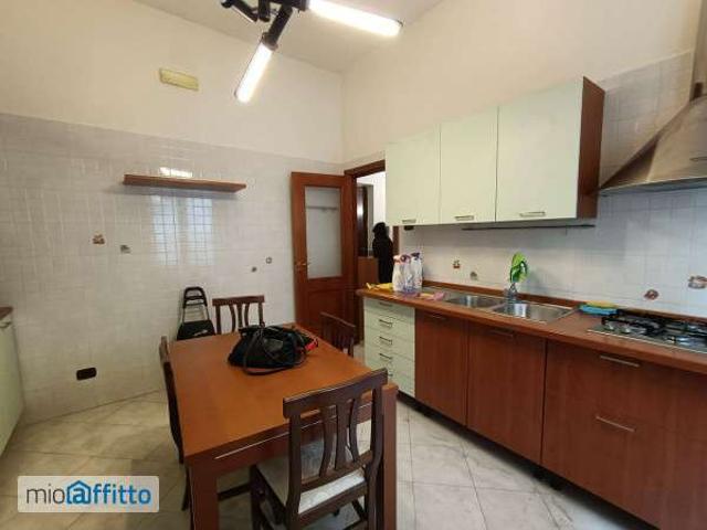 Appartamento in affitto a Municipalità 4, Campania
