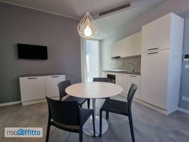 Villa Indipendente in affitto a Municipio 8 di Milano, Milano