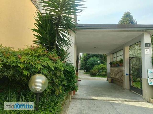 Villa Indipendente in affitto a Milano