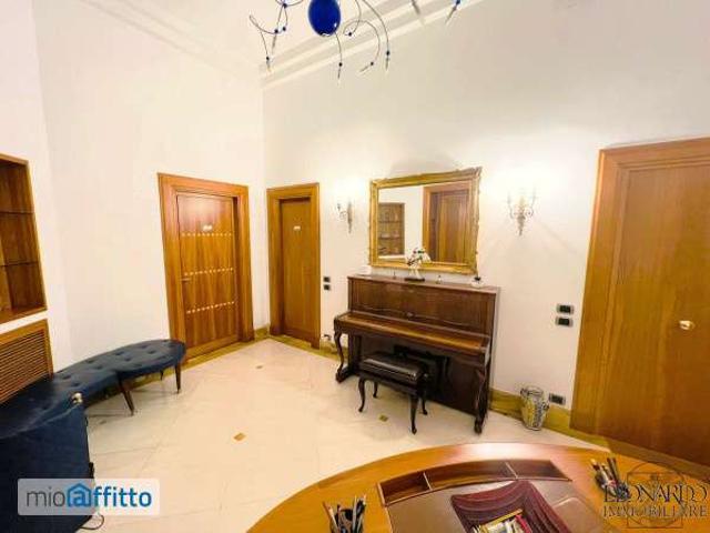 Appartamento in affitto a Municipalità 1, Campania
