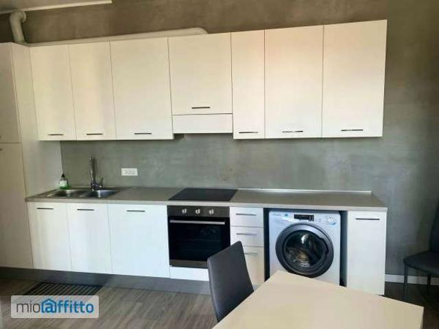 Appartamento in affitto a Municipio 9, Milano