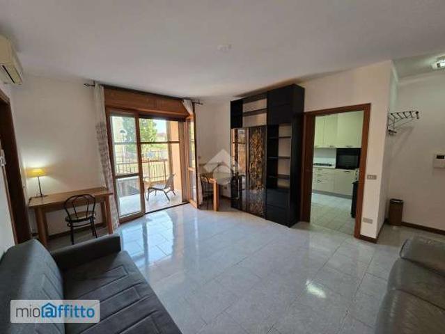 Appartamento in affitto a Municipio 9, Milano