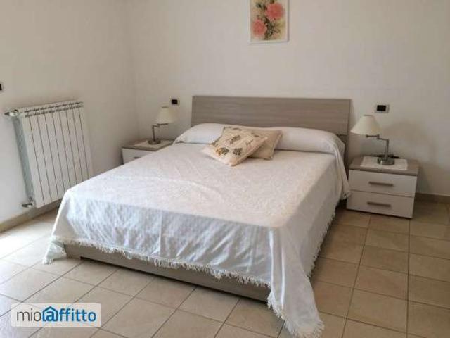 Appartamento in affitto a Quartiere dei poeti, Pineto