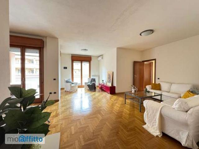Appartamento in affitto a Municipio Roma IX, Roma Capitale