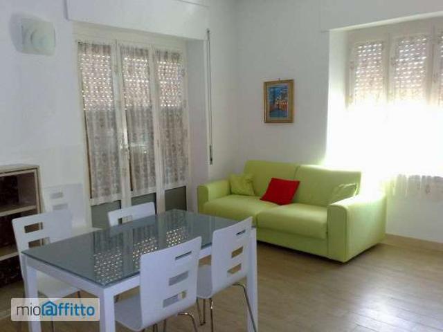 Appartamento in affitto a Marina di sotto, Marche