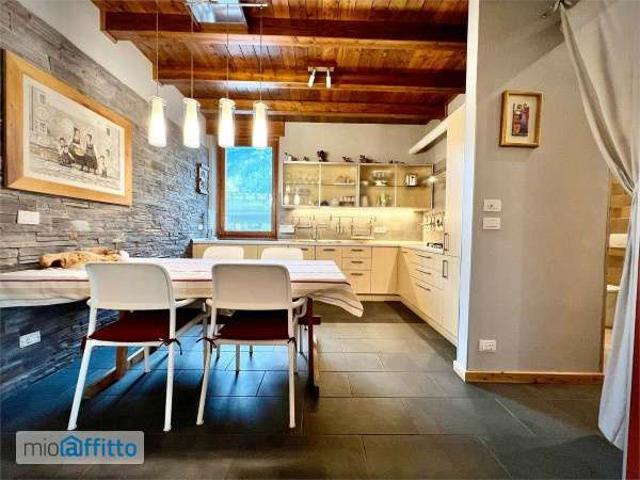 Villa Indipendente in affitto a La Salle, Aosta