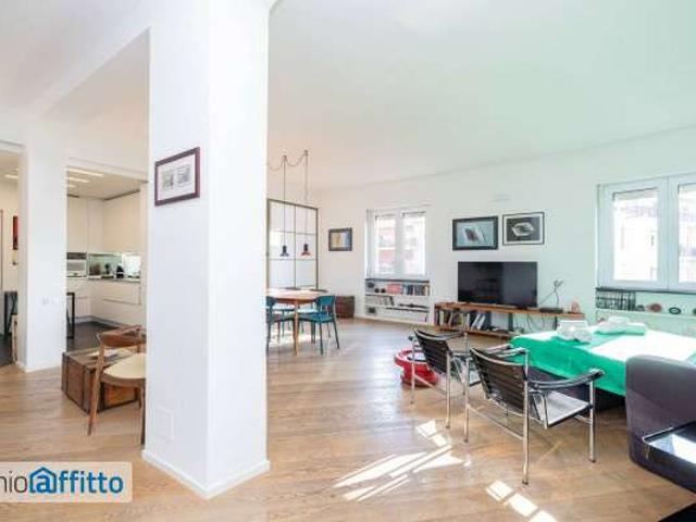 Appartamento in affitto a Municipio 9, Milano