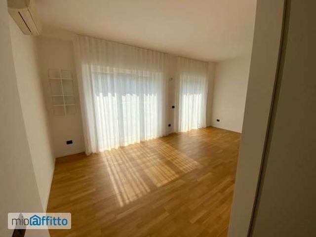 Appartamento in affitto a Municipio 9, Milano