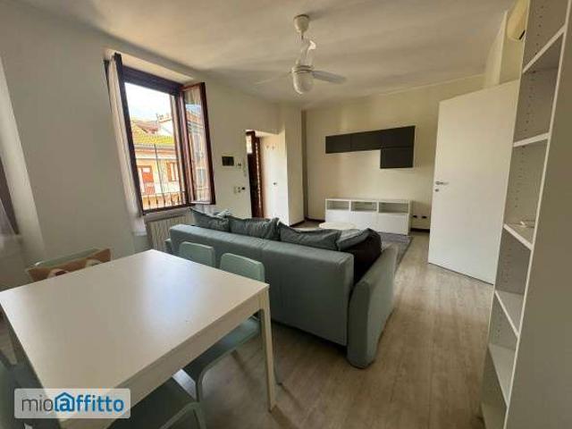 Appartamento in affitto a Municipio 7, Milano