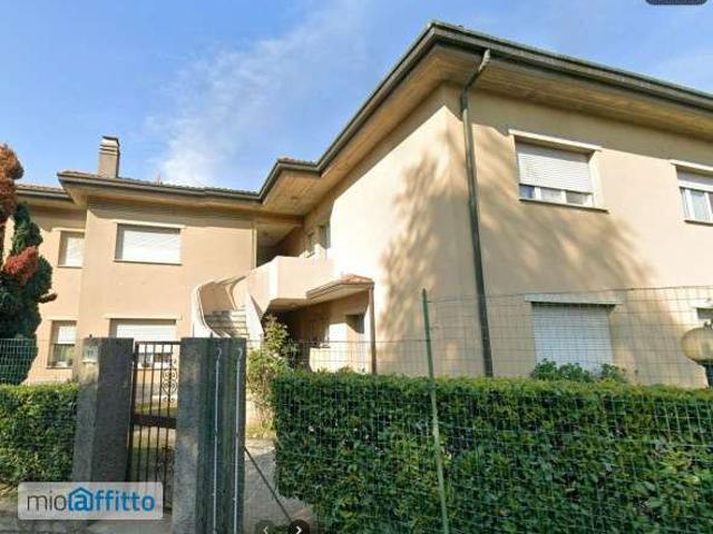 Appartamento in affitto a Bizzozero, Varese