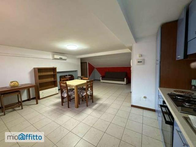 Appartamento in affitto a Porta Maggiore, Marche