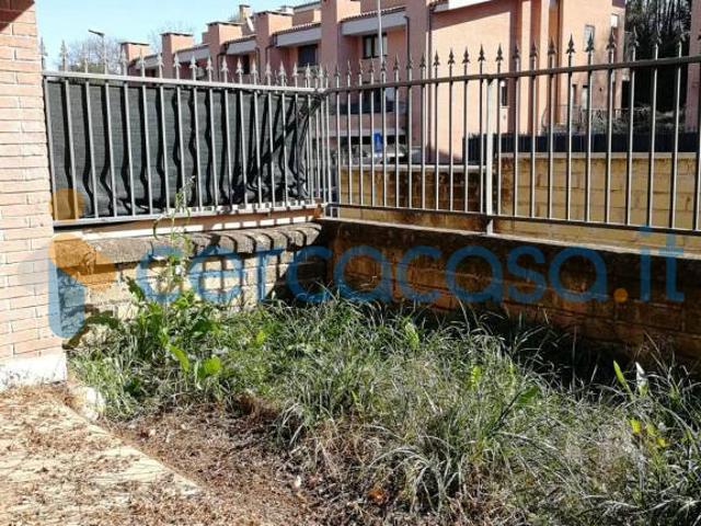 Appartamento in affitto a Axa, Roma Capitale