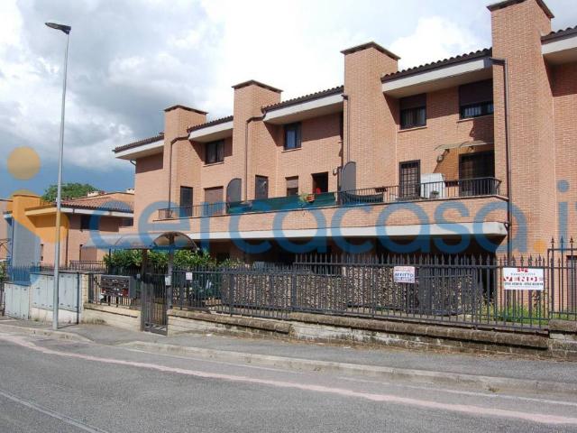 Appartamento in affitto a Axa, Roma Capitale