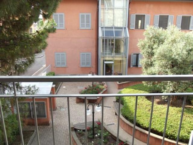 Appartamento in vendita a Vanzago, Milano