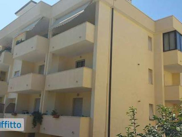 Appartamento in affitto a Santa Petronilla, Marche