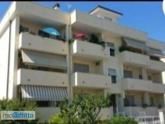 Appartamento in affitto a Santa Petronilla, Marche