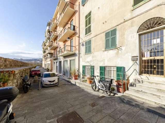 Appartamento in affitto a Centro Est, Serra Riccò