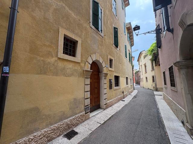 Appartamento in affitto a Centro storico, Brenzone