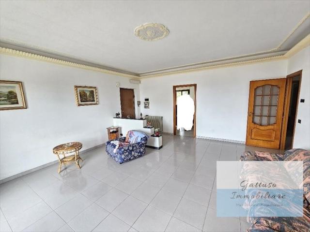 Appartamento in vendita a Calabria, Reggio Calabria