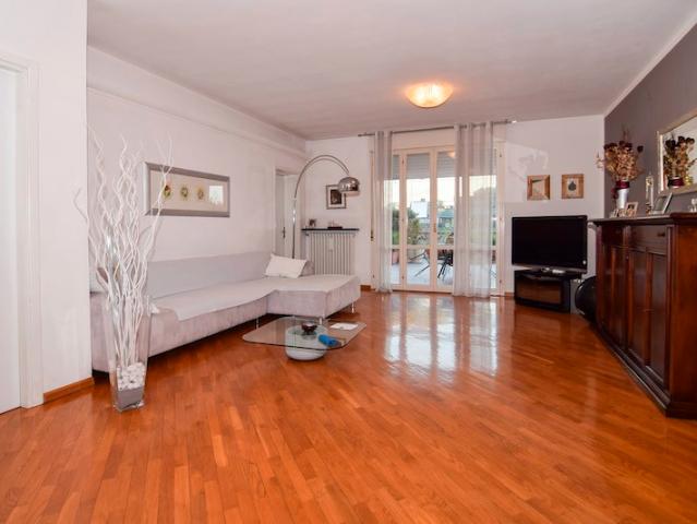 Villa Indipendente in affitto a Re, Reggio Emilia