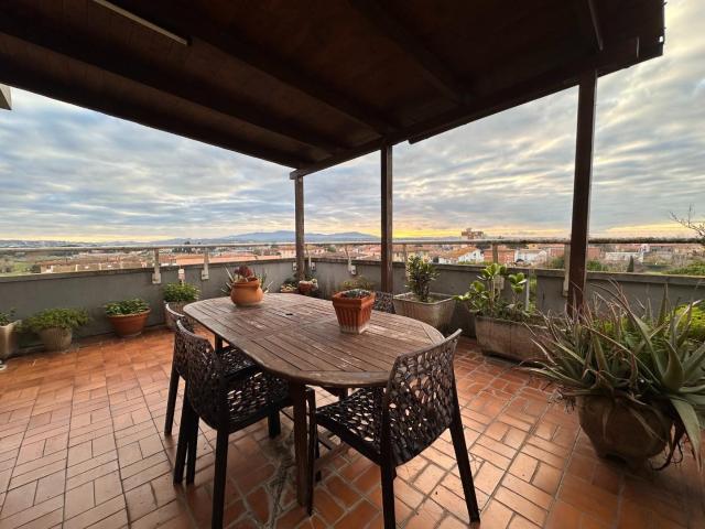 Appartamento in vendita a Collesalvetti, Toscana