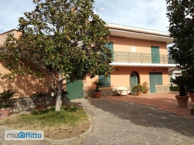 Villa Indipendente in affitto a Castel Volturno, Campania