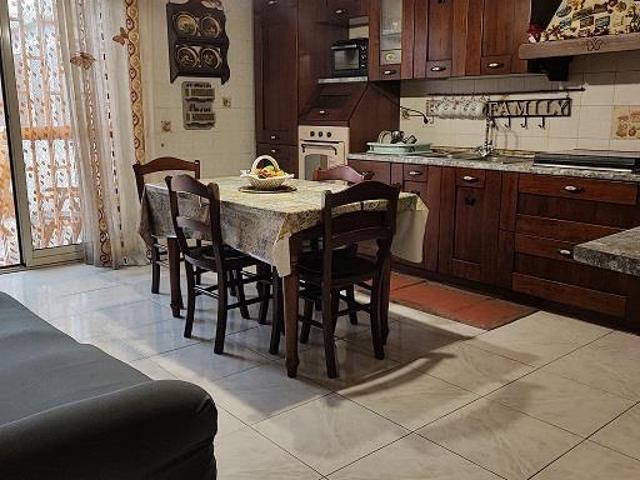 Appartamento in vendita a Valverde, Sicilia