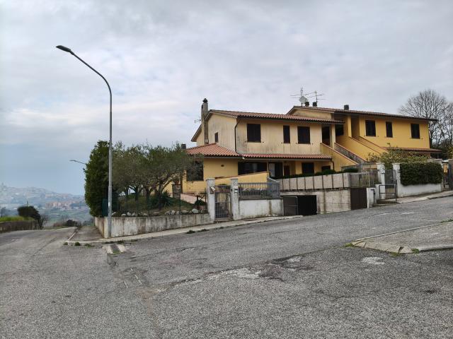 Appartamento in vendita a Izzalini, Umbria