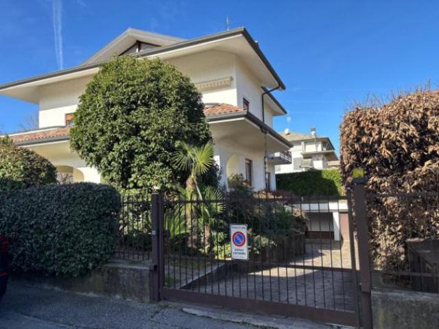 Appartamento in affitto a Lallio, Bergamo