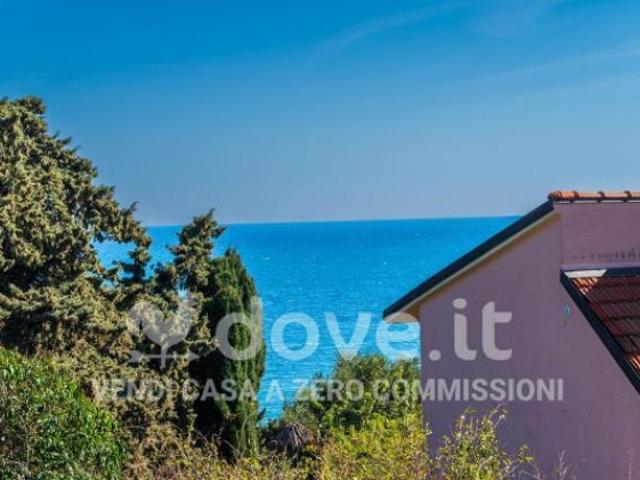 Appartamento in vendita a Costarainera, Liguria