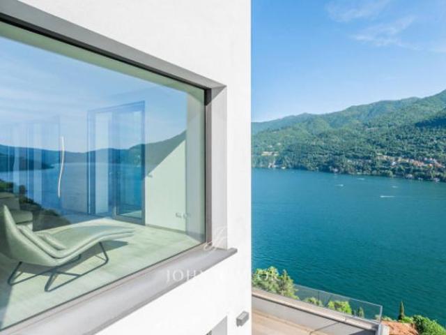 Appartamento in vendita a Carate Urio, Lombardia