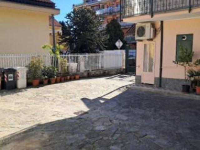 Appartamento in vendita a Leumann, Piemonte