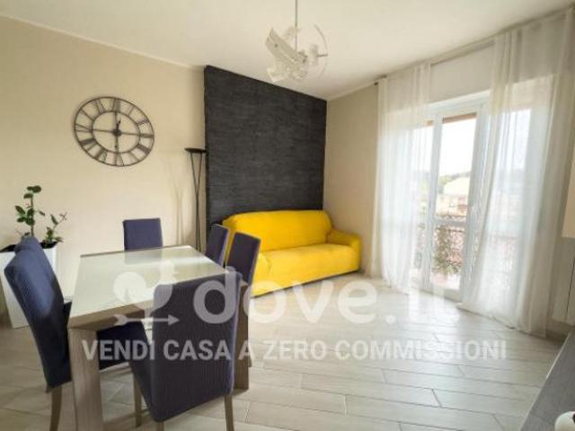 Appartamento in vendita a Carnate, Monza e della Brianza